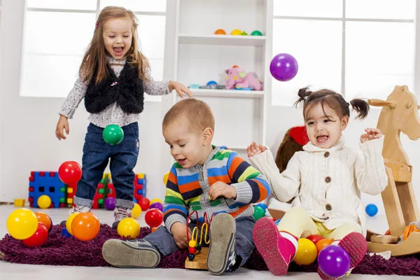 Đồ chơi giúp bé phát triển tư duy và tăng cường thể chất