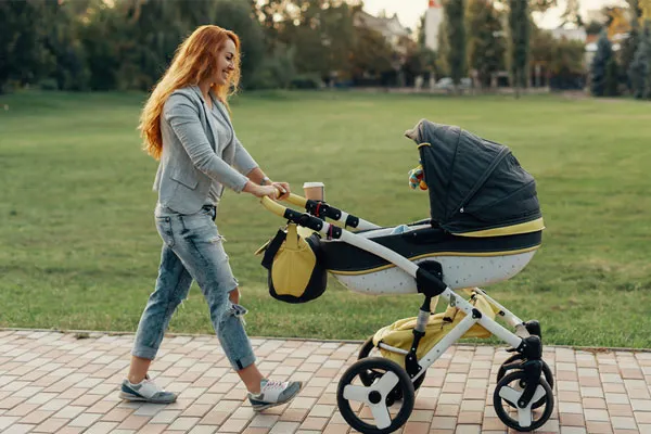 Xe đẩy cho bé luôn là sản phẩm được các mẹ ưu tiên khi đưa bé di dạo