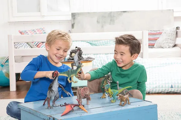 Đồ chơi khủng long là món đồ chơi luôn được các bé trai yêu thích