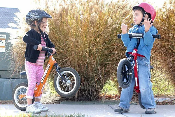 Xe chòi chân được thiết kế phù hợp cho cả bé trai và bé gái